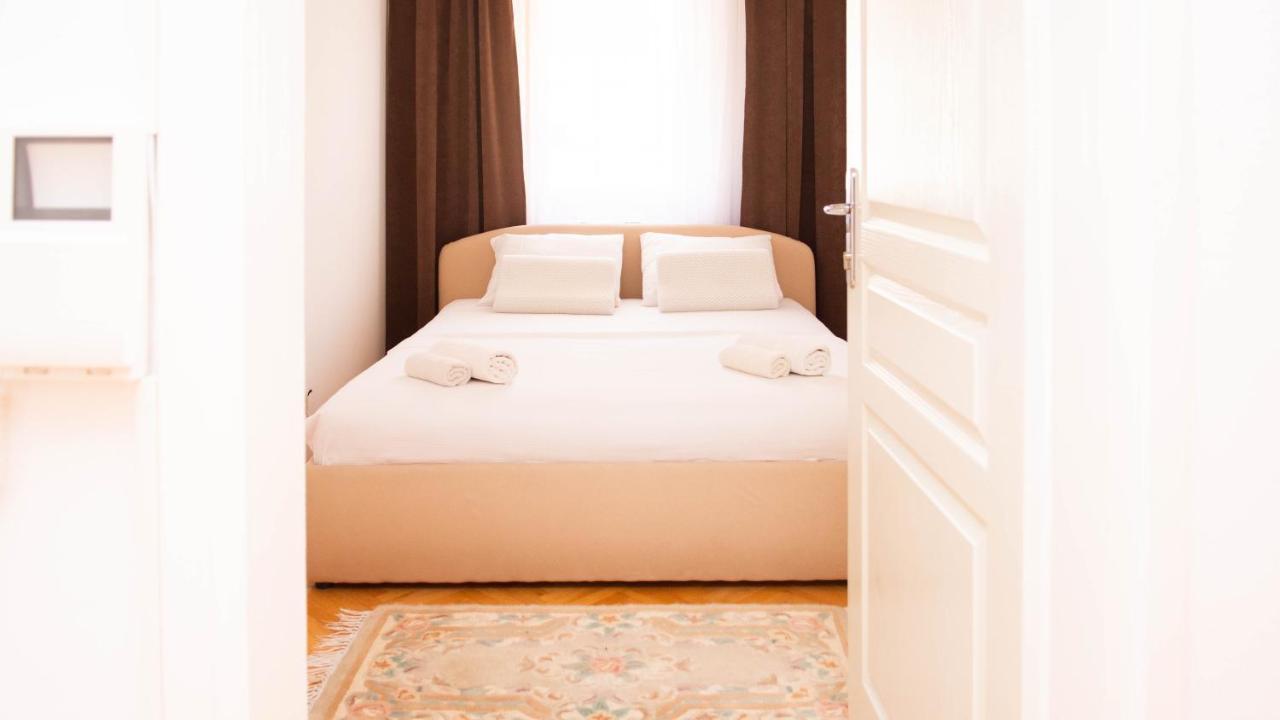 Appartamento Beautiful Duplex In Heart Of Old Town - Free Parking SJJ Esterno foto