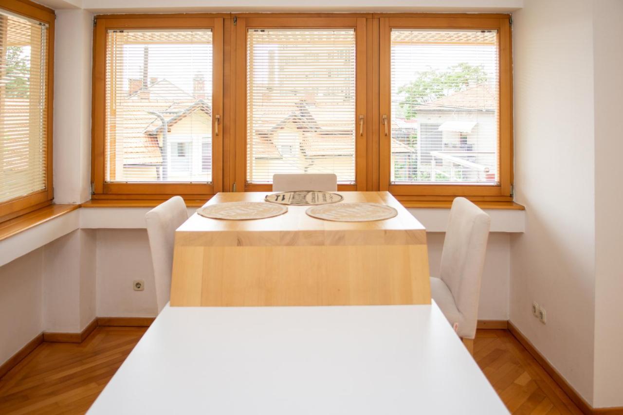 Appartamento Beautiful Duplex In Heart Of Old Town - Free Parking SJJ Esterno foto